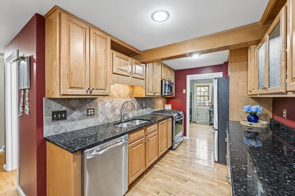30 Apache Way #30, Tewksbury