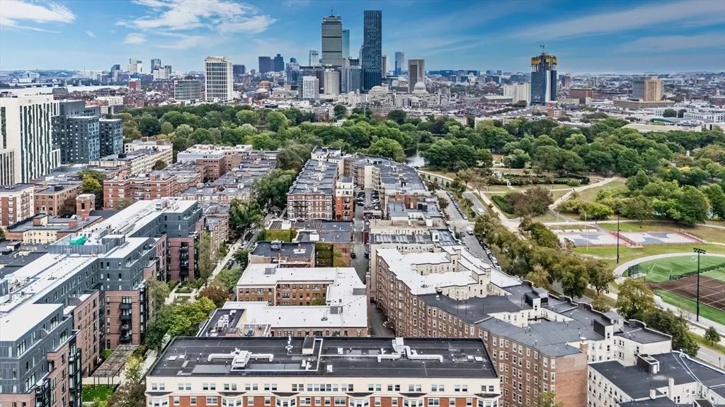 62 Queensberry St #204, Boston