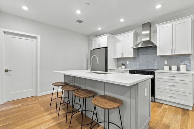 267 Old Colony #206, Boston