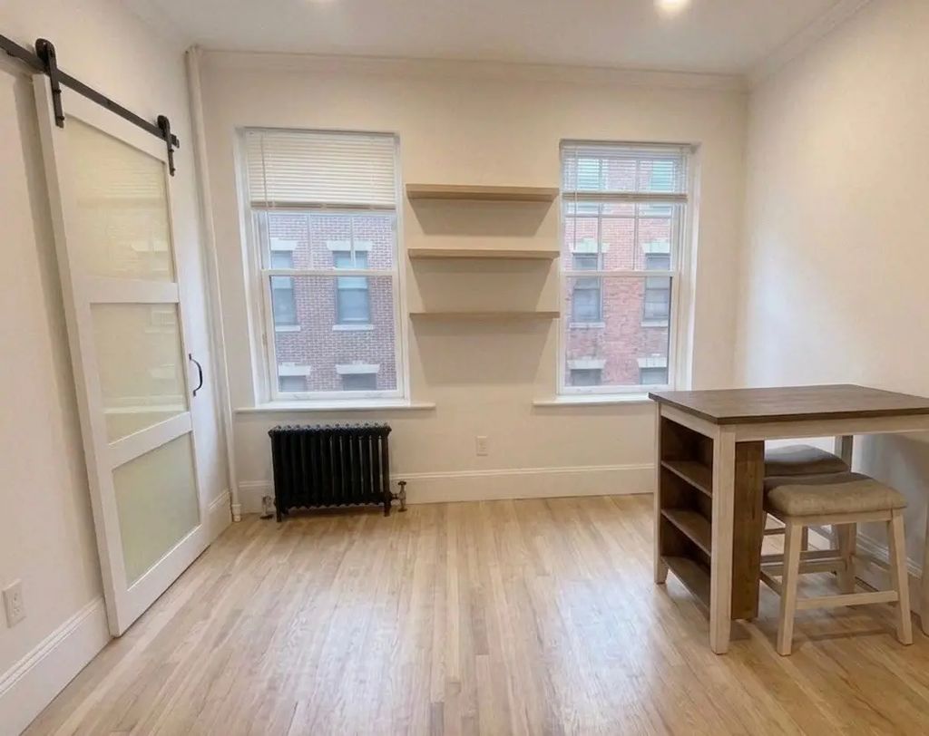 11 Irving St #6, Boston