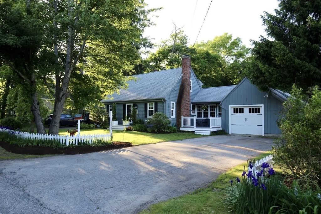 86 Taunton St, Lakeville