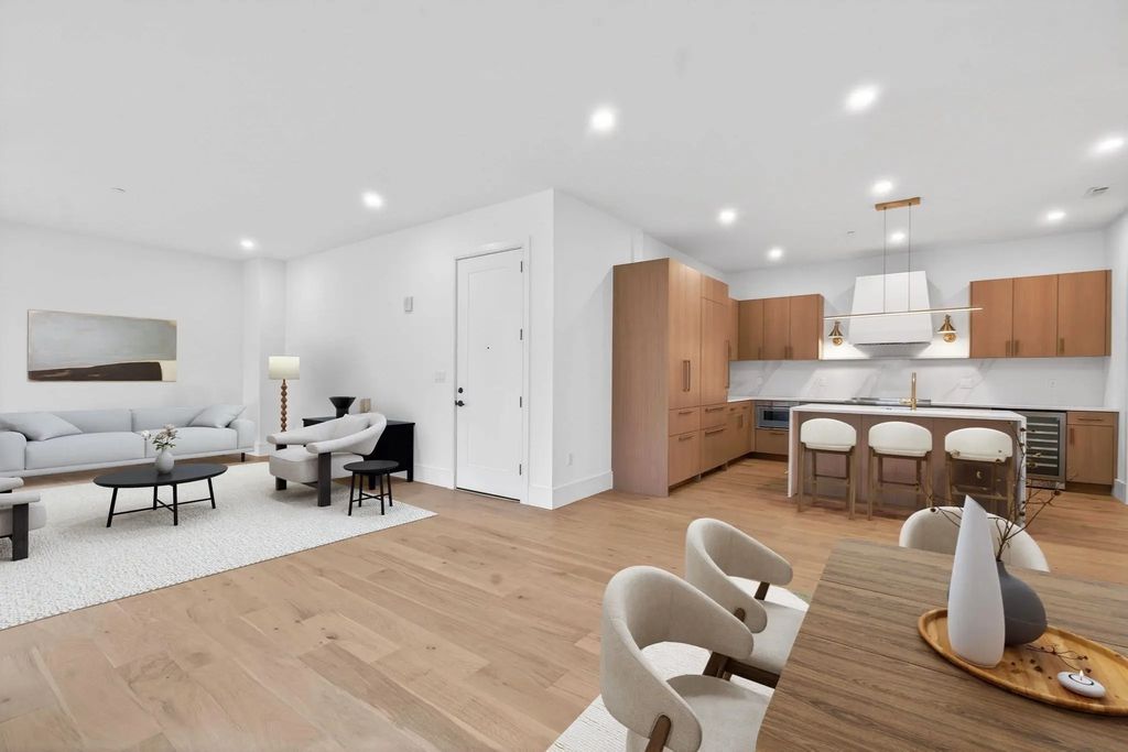1114 Beacon #101, Newton