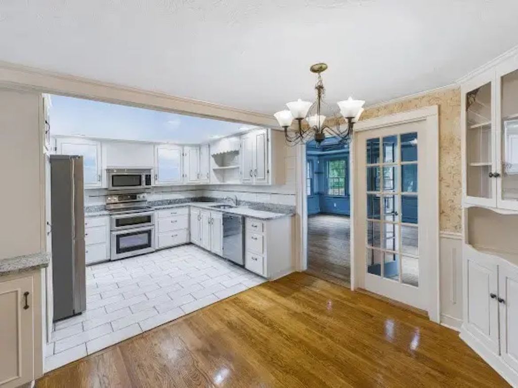 7 Crestwood Rd, Leicester