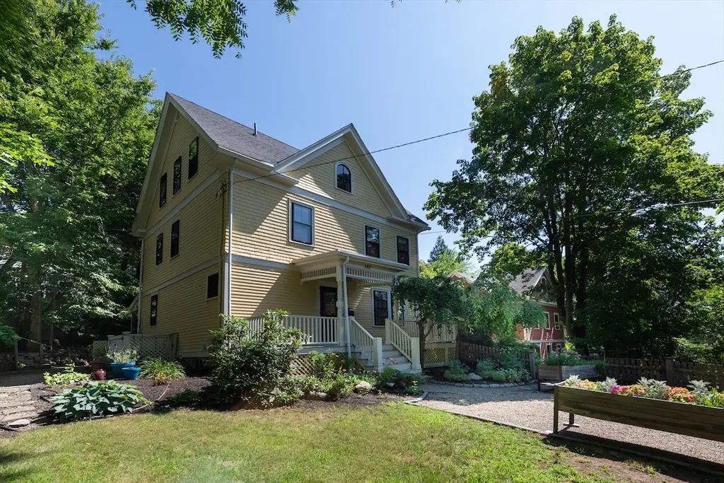 147 Lowell St, Arlington