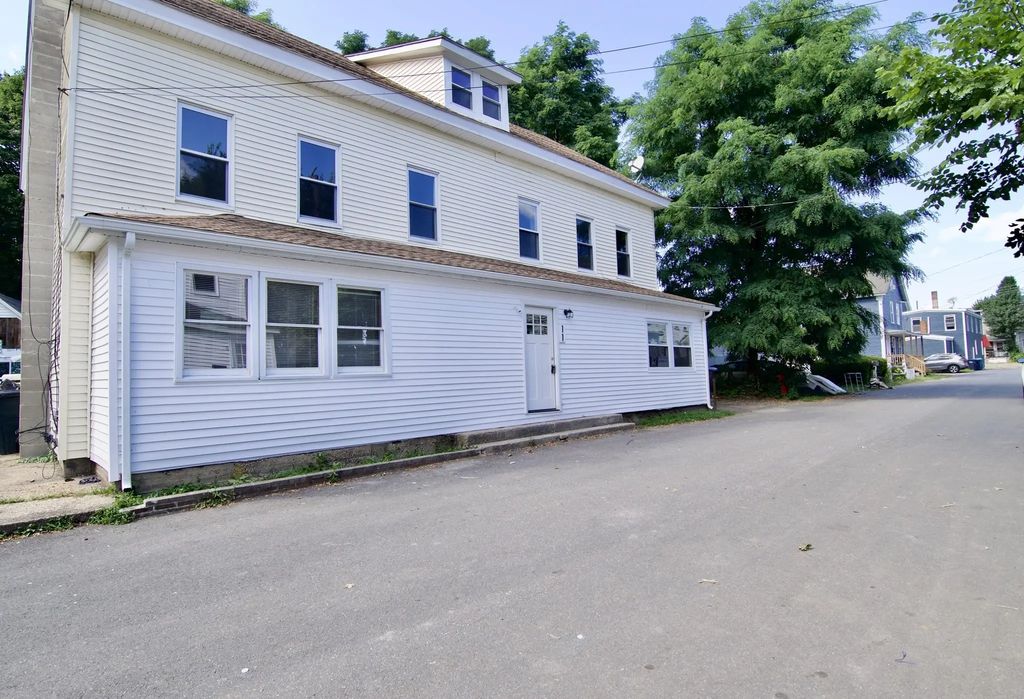 11-13 Webb Ct, Ware