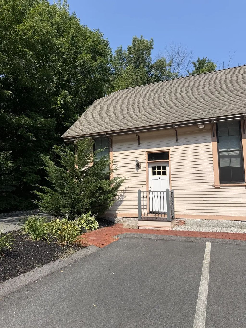 352 Manchaug Road #2, Sutton