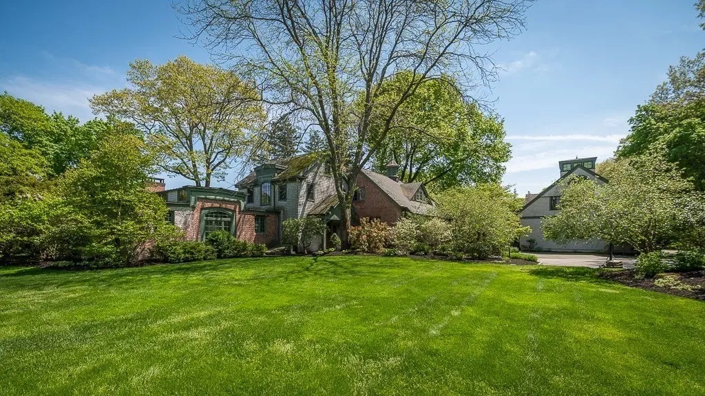 99 Essex Street, Hamilton