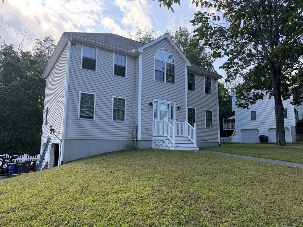 25 Winston Cir, Haverhill