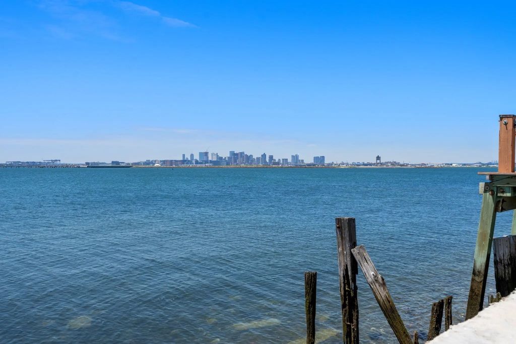 52 Pebble Ave, Winthrop