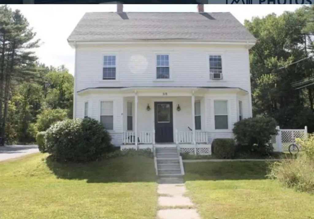 35 Rockwood Rd #2f, Norfolk