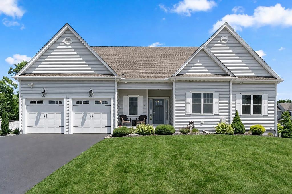 4 Meadow Lane, Blackstone