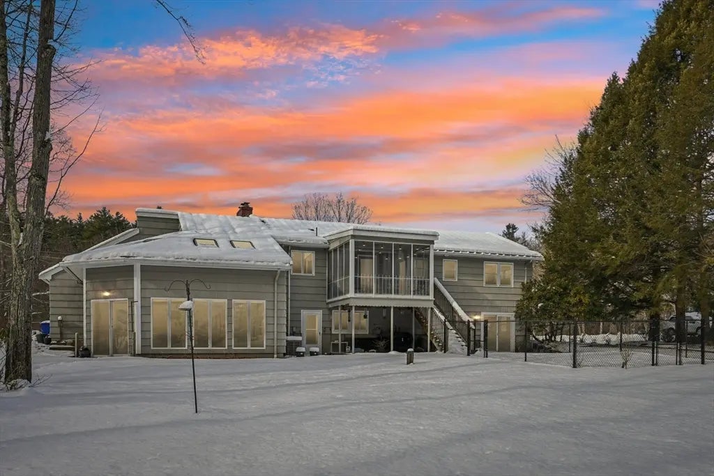 247 W Acton Rd, Stow