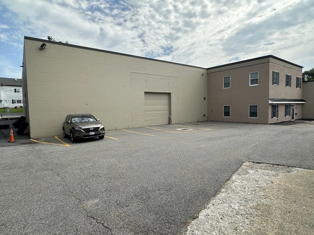 55 Maple St, Marlborough