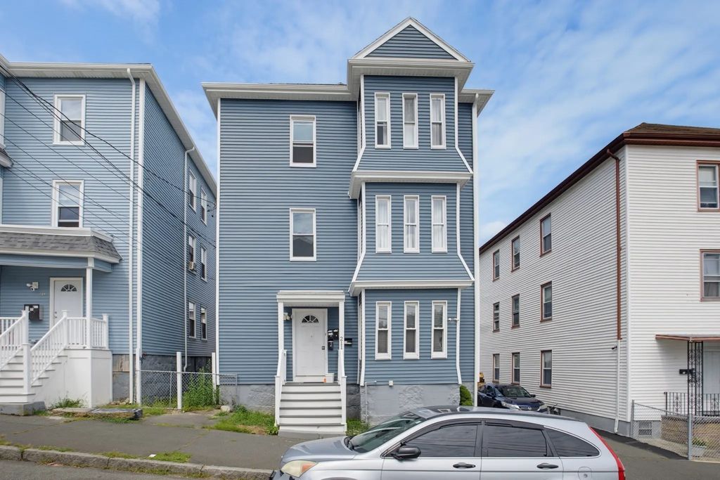 211 Weld St, New Bedford