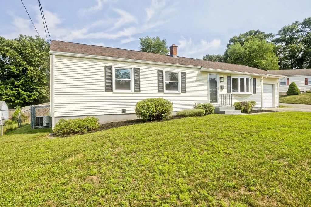 11 Mountainview St, Chicopee
