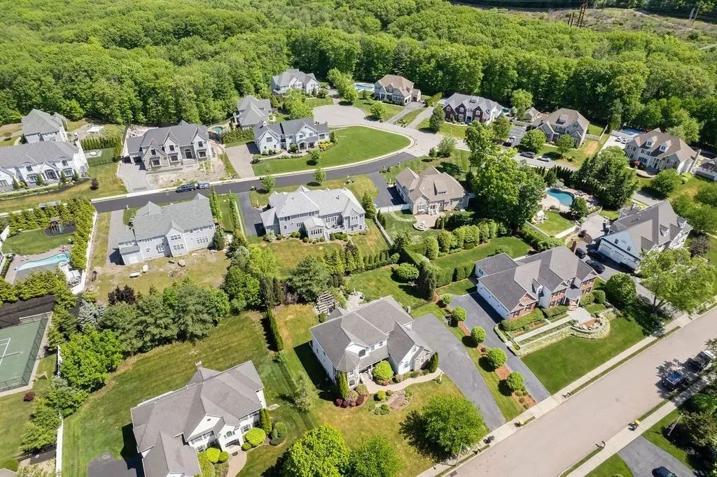 21 Coach Rd, North Attleboro