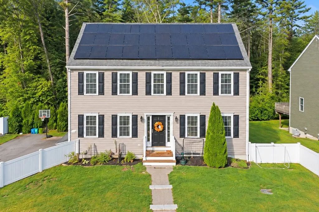 1687 Phillips Rd, New Bedford