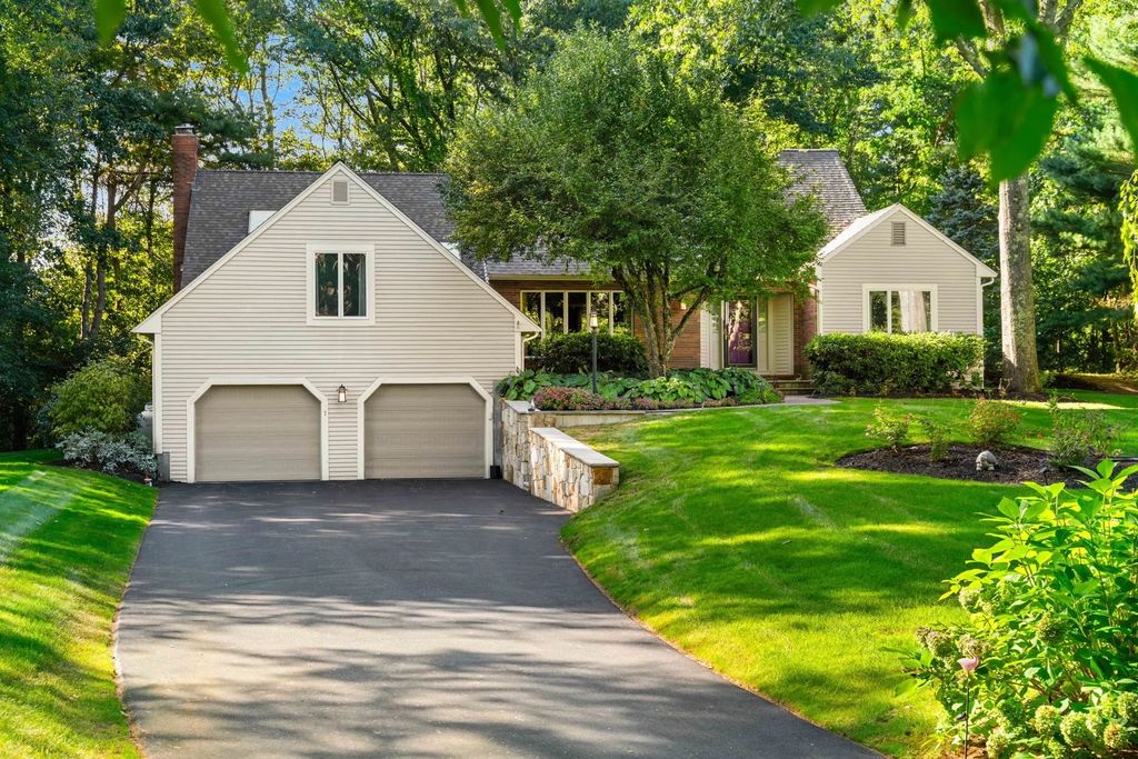 1 Breckenridge Road, North Andover