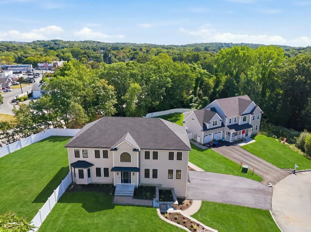 2 Berthold St, Saugus