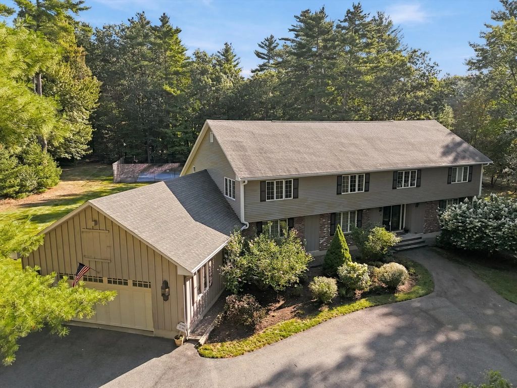 90 Topsfield Road, Boxford