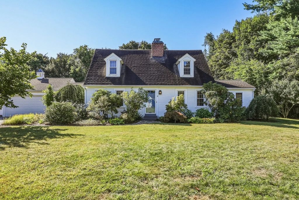 16 Hunting Lane, Wilbraham