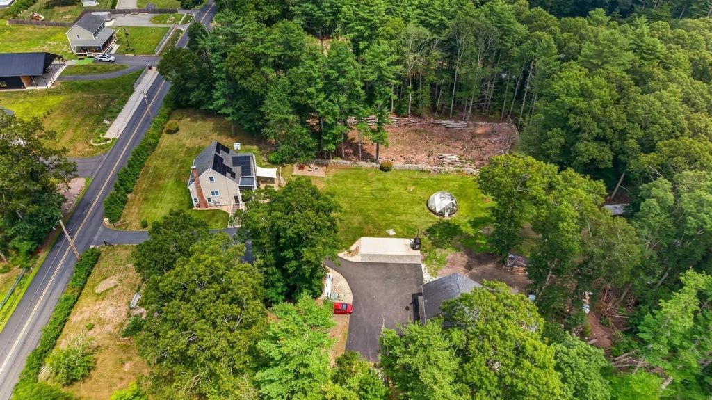 112 Spruce St, Middleboro