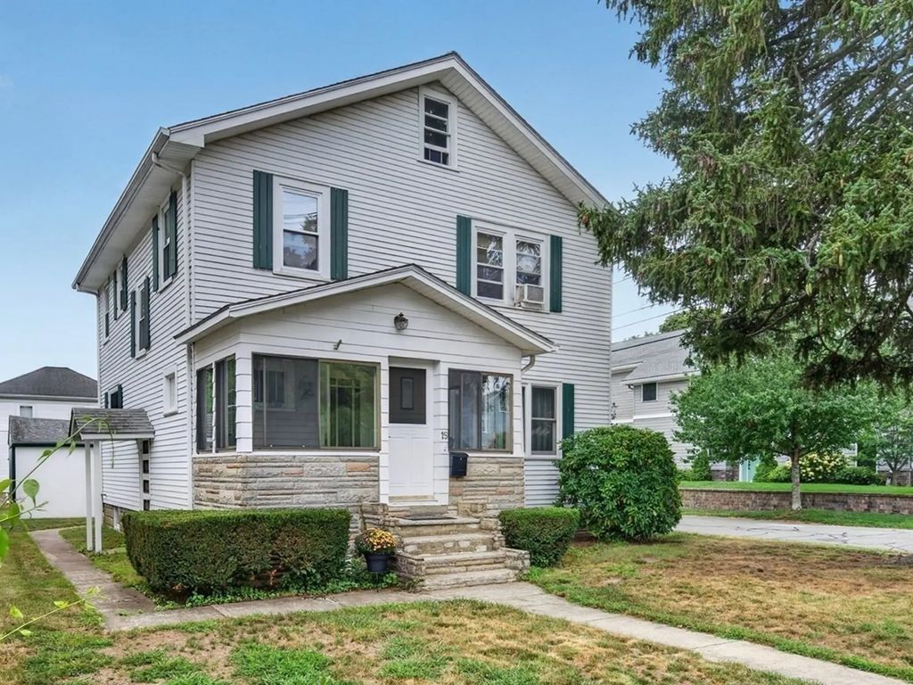 19 Wilson Rd, Stoneham