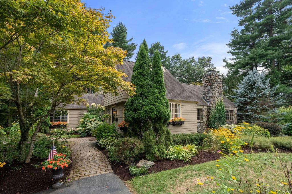 180 Chapman Street, Canton