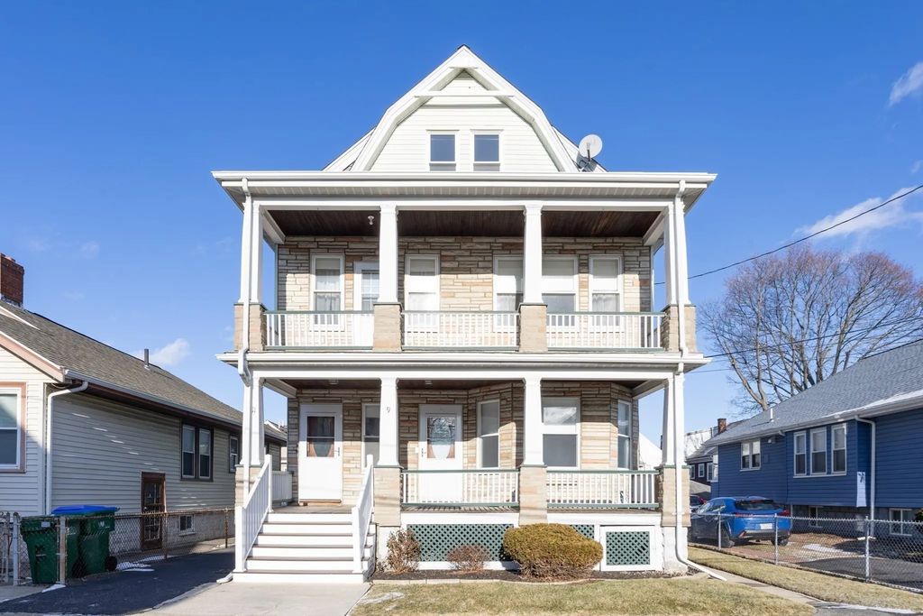 11 Saint James Rd #11, Medford