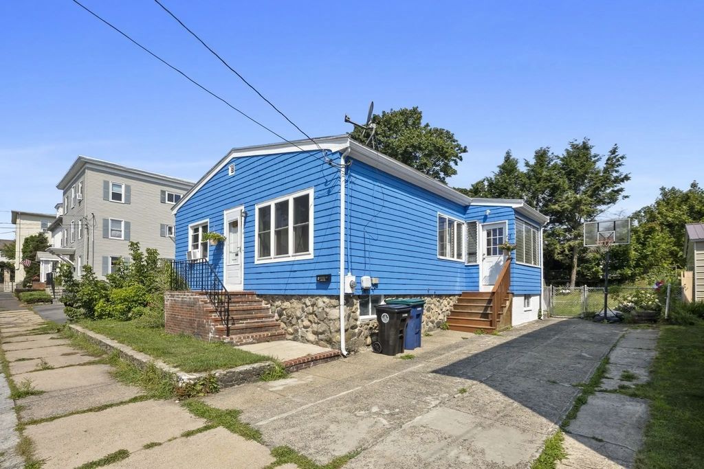 4 Arthur Street, Salem