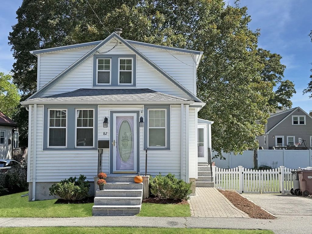 82 Bonham Rd, Dedham