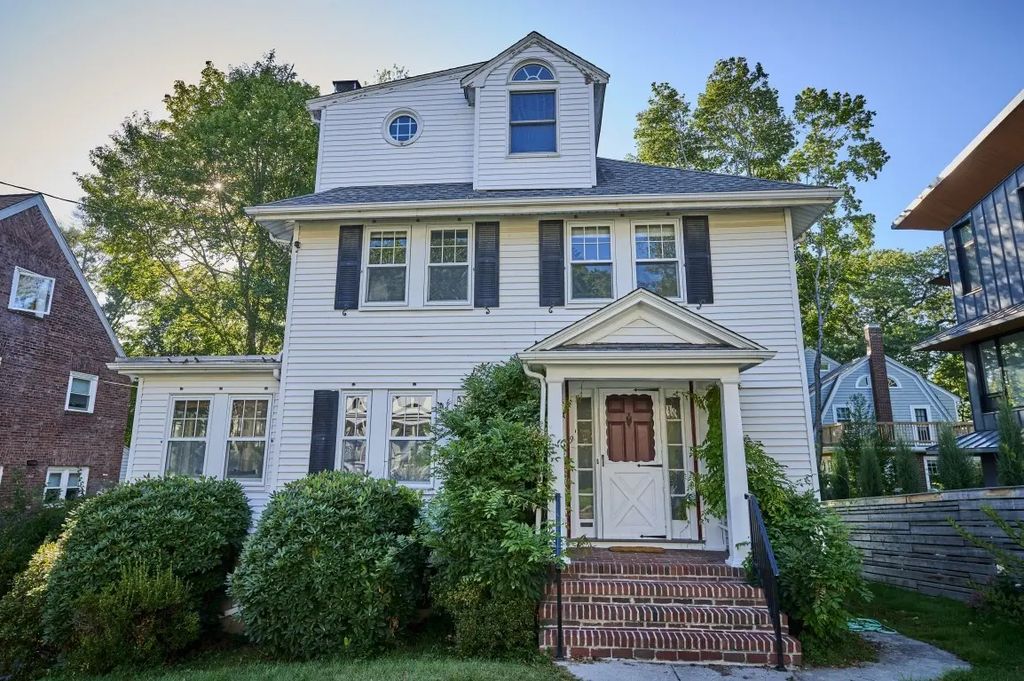 9 Princeton St, Newton