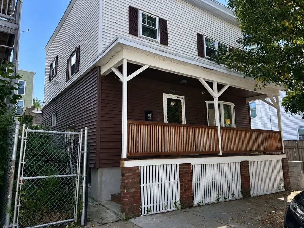 161 Shawmut St, Chelsea
