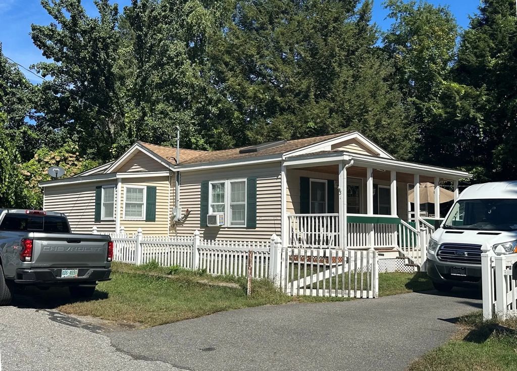 31 Tilton Street, Lowell
