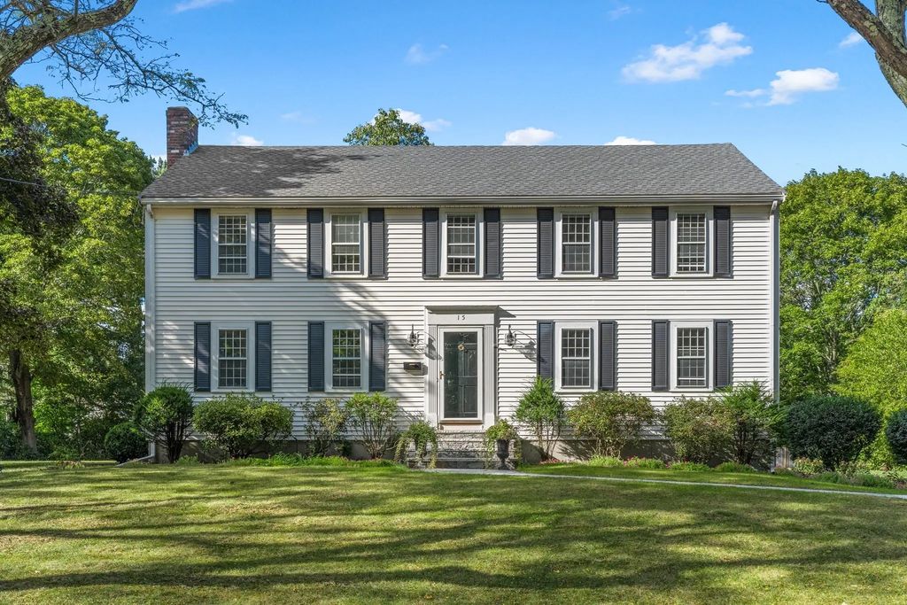 15 Presidents Rd, Hingham