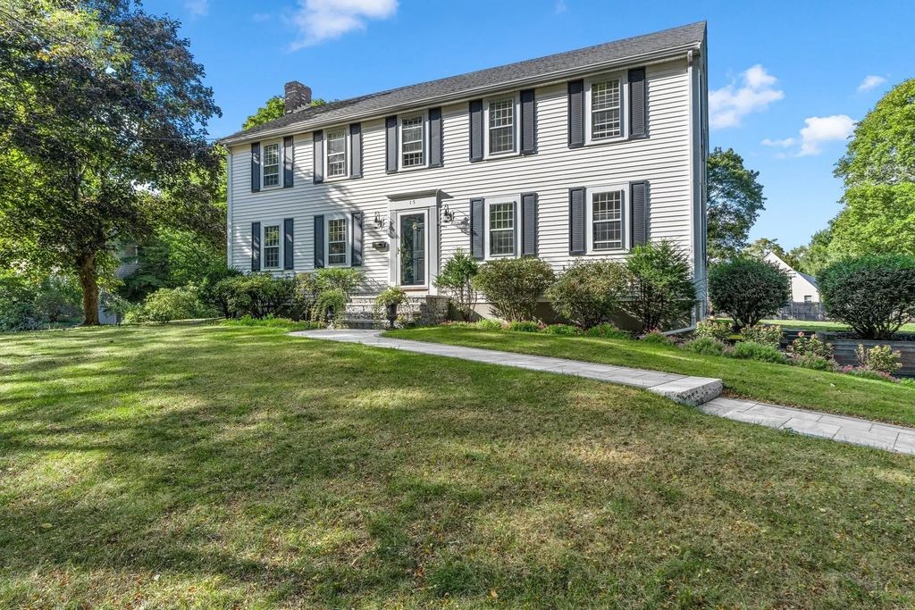 15 Presidents Rd, Hingham