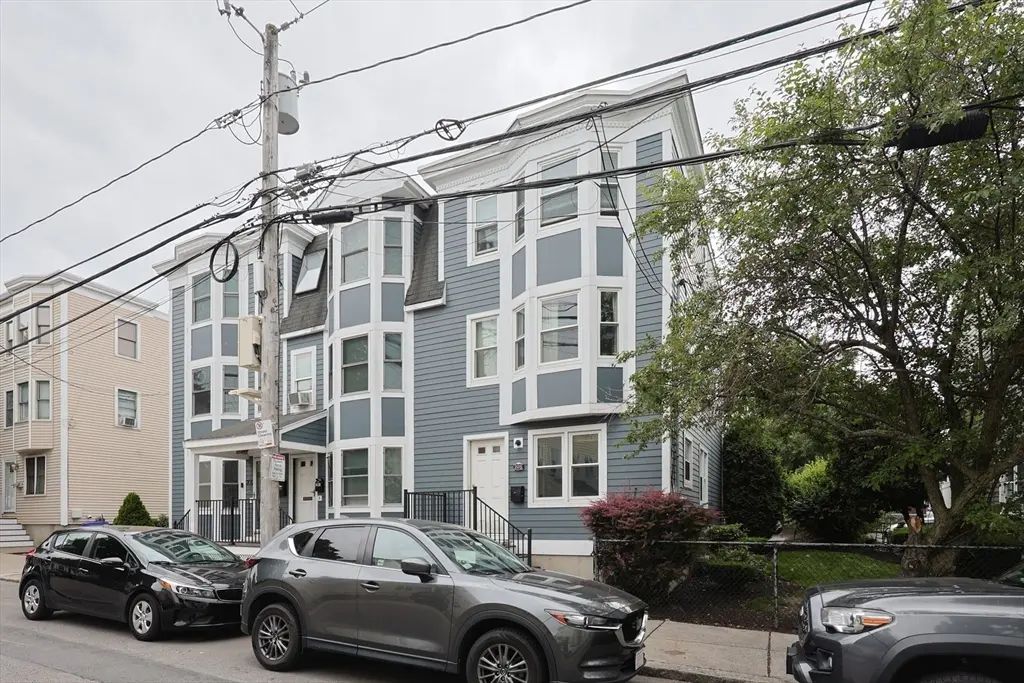 205 W 6th Street #205, Boston