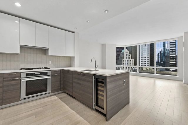 1 Franklin St #1709, Boston