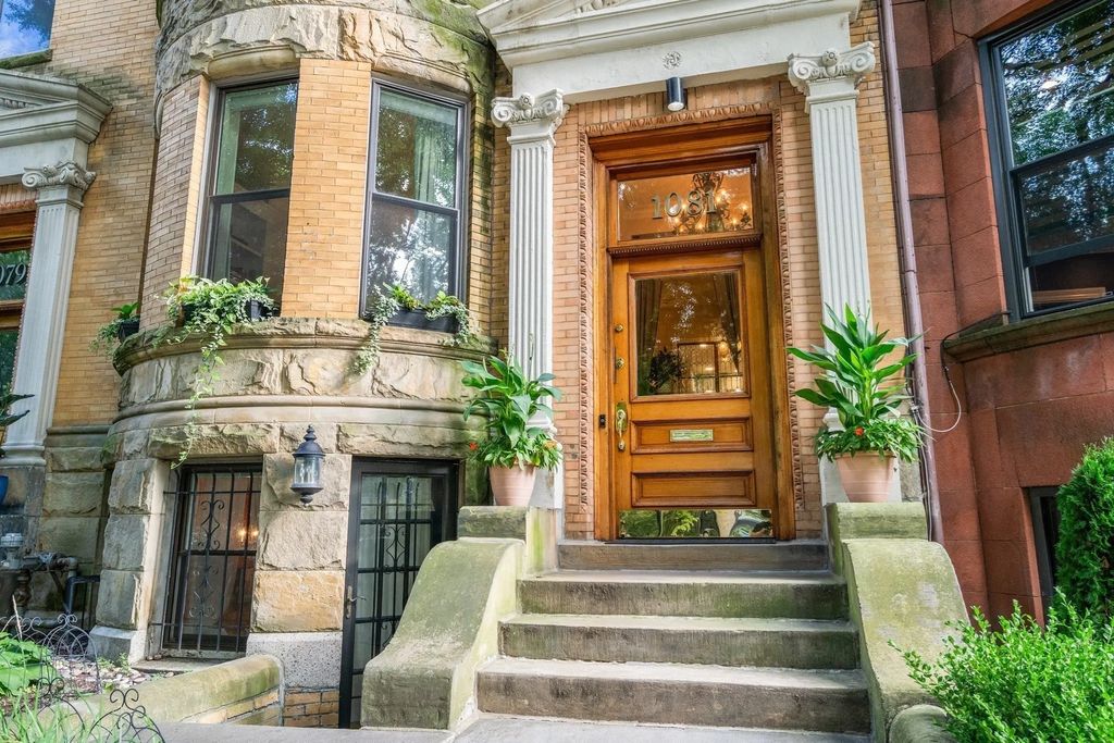 1081 Beacon #8, Brookline