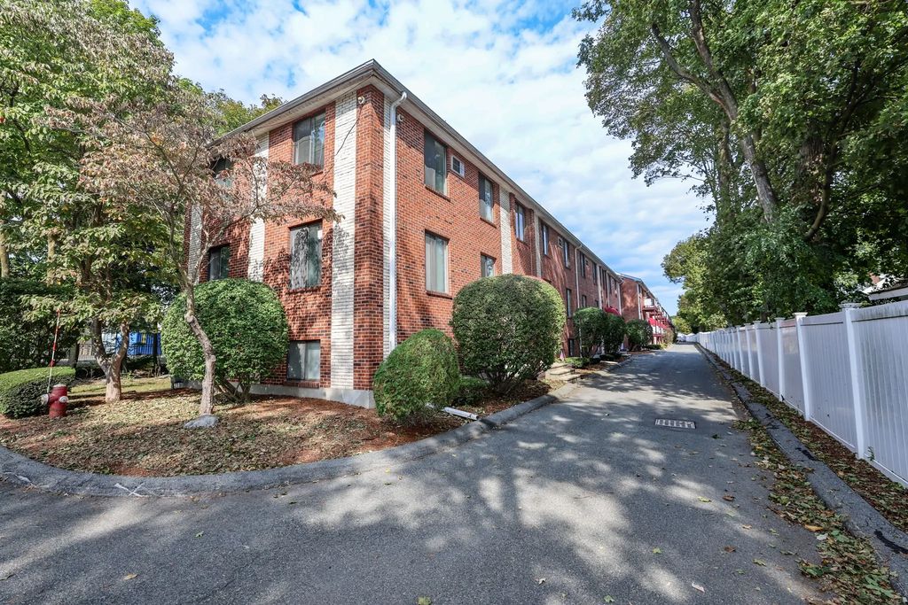 3 Richardson St. #b4, Wakefield