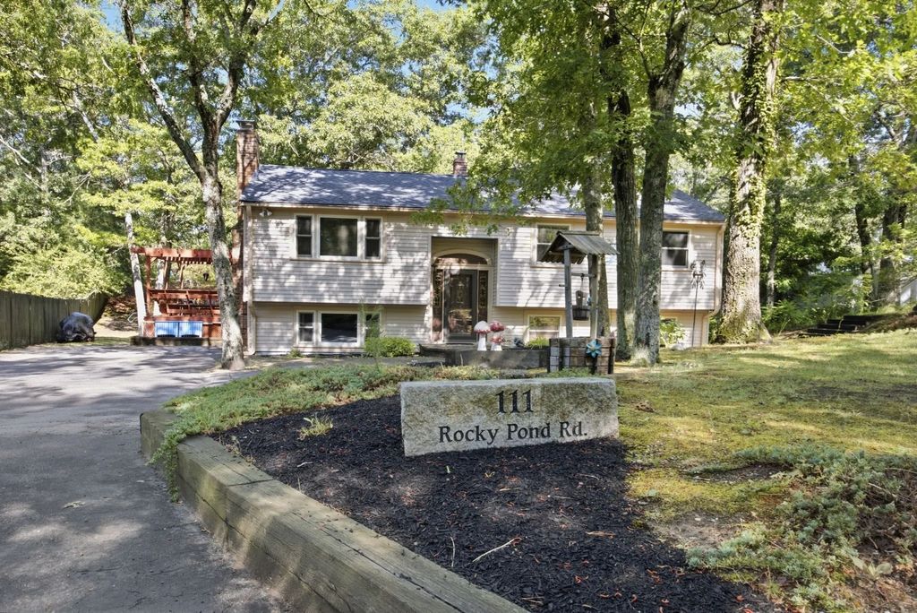 111 Rocky Pond Rd, Plymouth