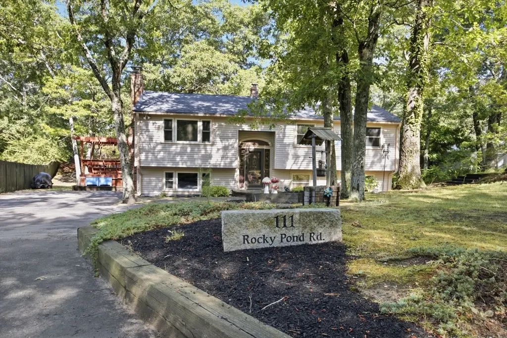 111 Rocky Pond Rd, Plymouth