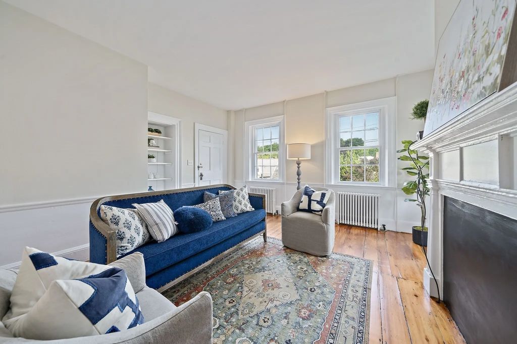 196 South Street #a, Hingham