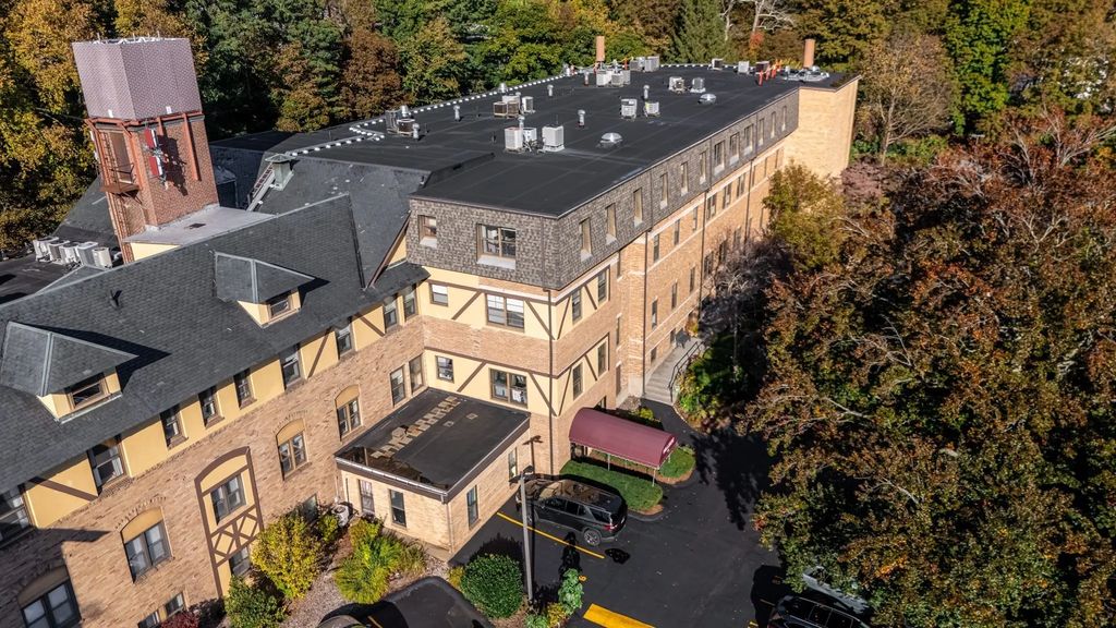 1029 Pleasant St #9, Worcester