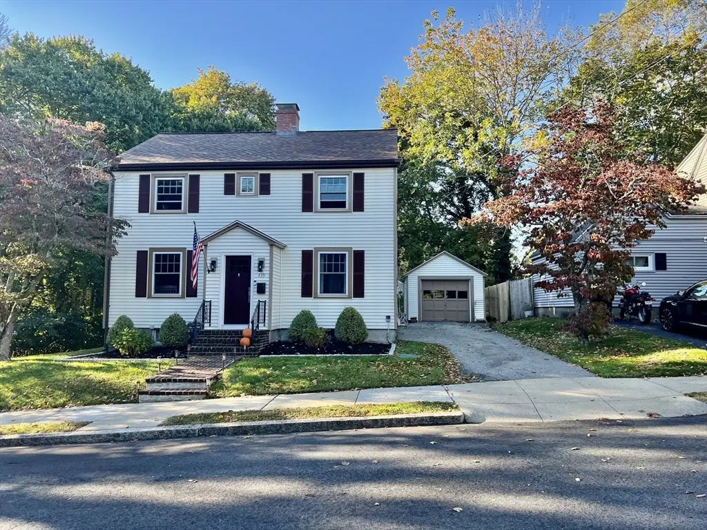 439 Archer St, Fall River