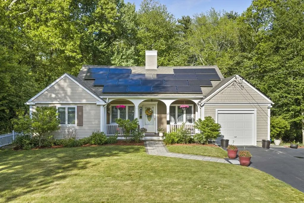 113 Colonel Hunt Dr, Abington