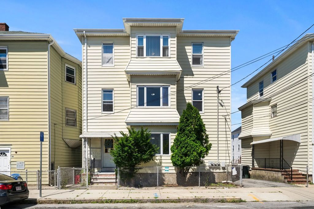 95 Flint St, Fall River