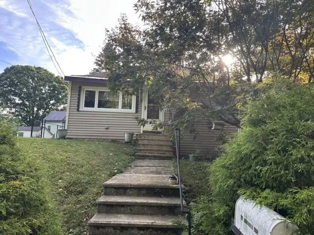 40 Williams Ave, Athol