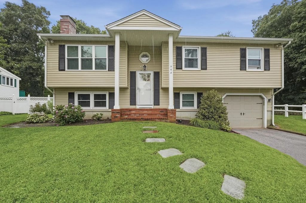 568 Lantern Ln, New Bedford