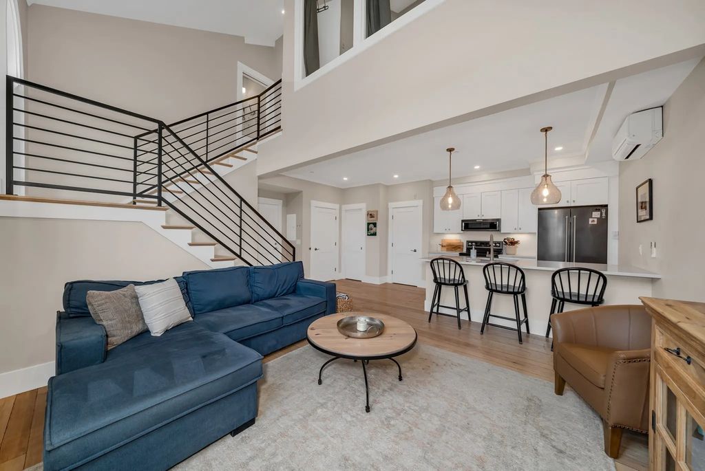142 Main St #4, Amesbury